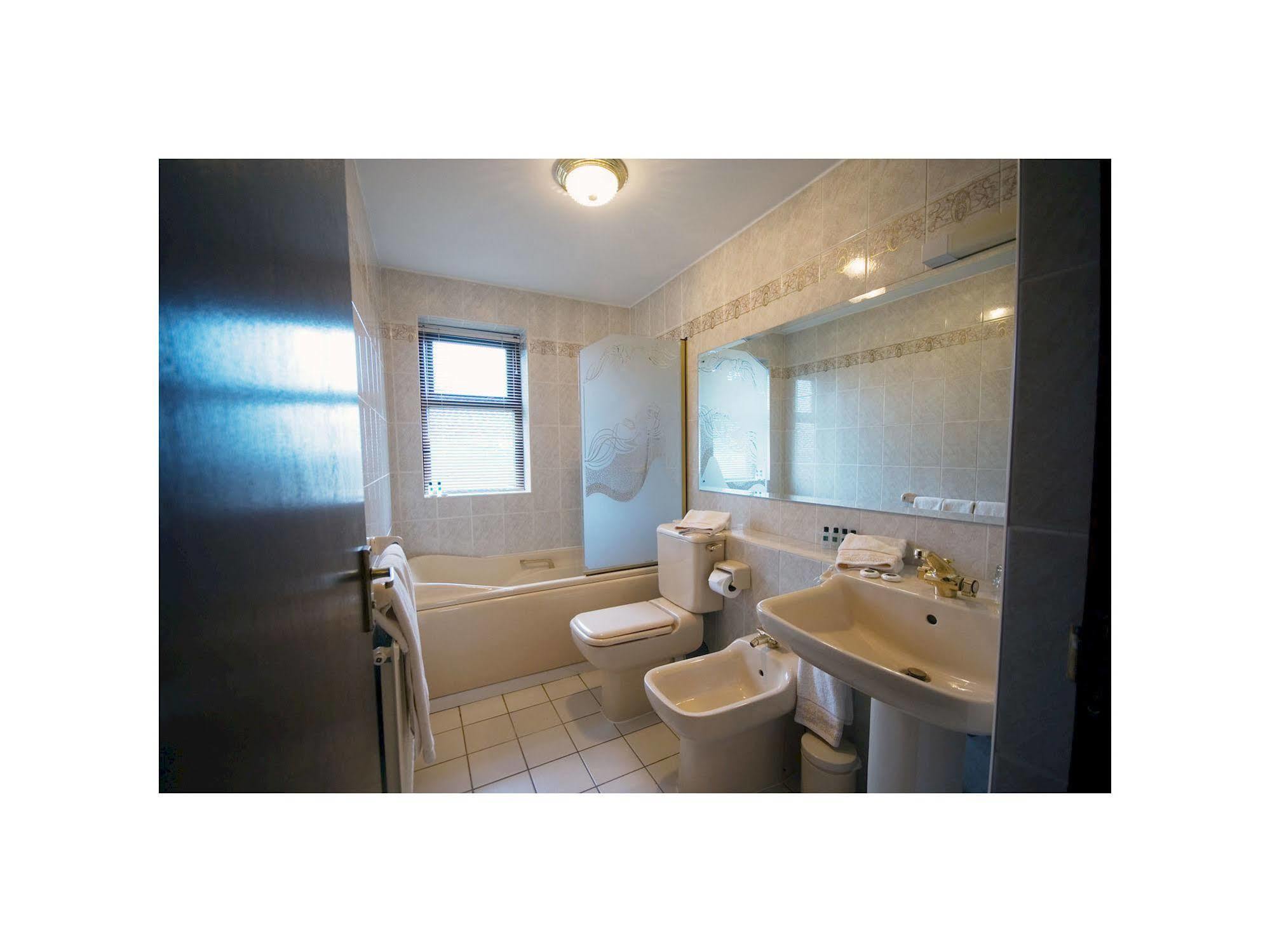 برمنغهام Grimstock Country House Hotel المظهر الخارجي الصورة